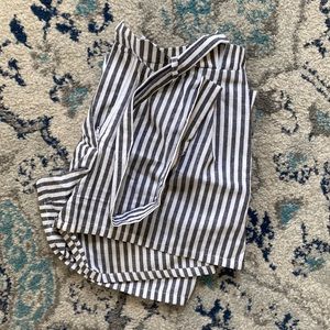 Linen high waisted shorts